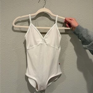 Yumkio, White Loetard